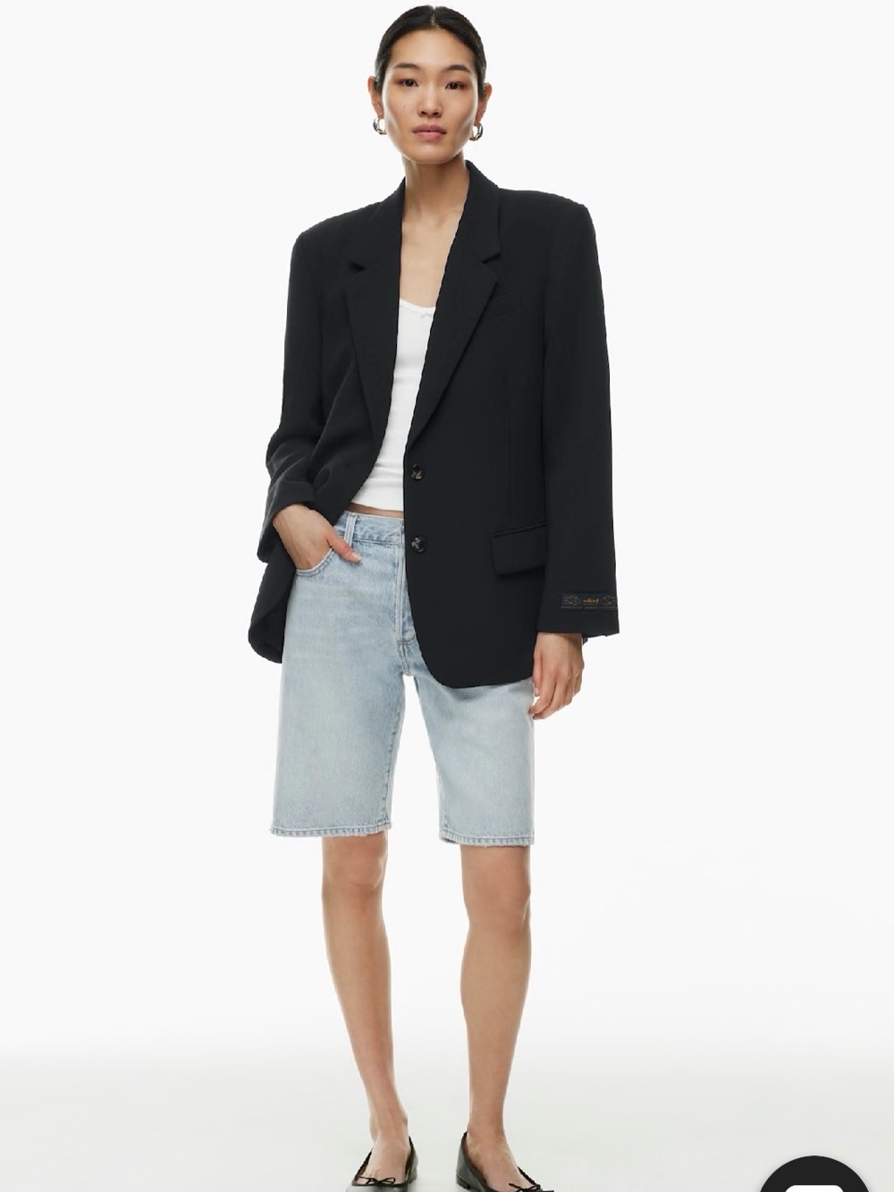 Aritzia Francis Blazer
Relaxed single-breasted crepe blazer-Sz S